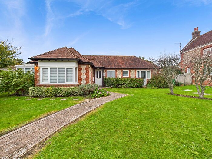 2 Bedroom Detached Bungalow To Rent In Sea Lane Close, East Preston, BN16