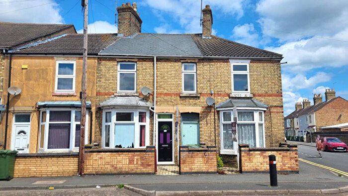 3 Bedroom Terraced House For Sale In Wellington Street, Peterborough, PE1