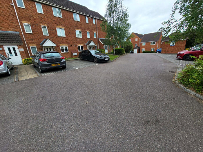 2 Bedroom Flat For Sale In Sarum Road, LU3
