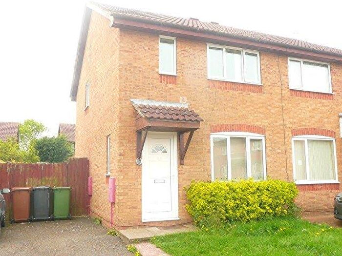 3 Bedroom Semi-Detached House To Rent In Windermere Drive, Wellingborough, NN8