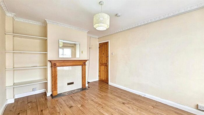 2 Bedroom Flat For Sale In London Road, Cheam, Sutton, SM3