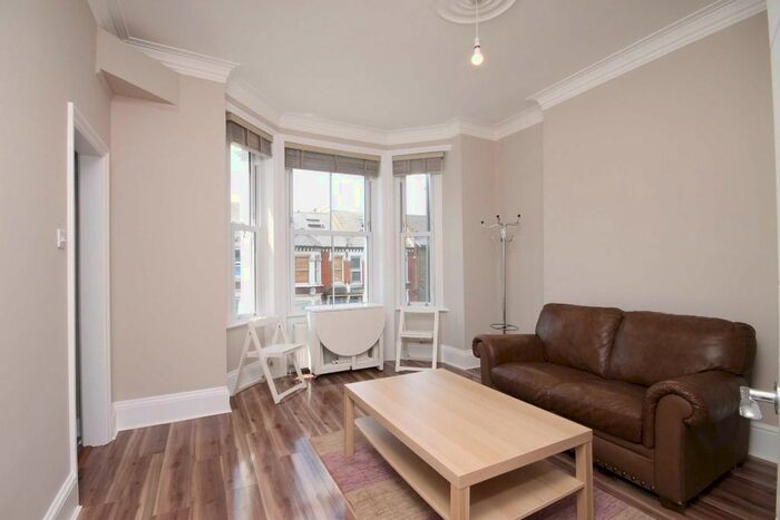 1 Bedroom Flat To Rent In Latchmere Road, London, SW11