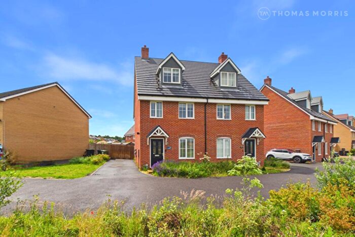 3 Bedroom Semi-Detached House For Sale In Lily Edge, Biggleswade, Bedfordshire, SG18