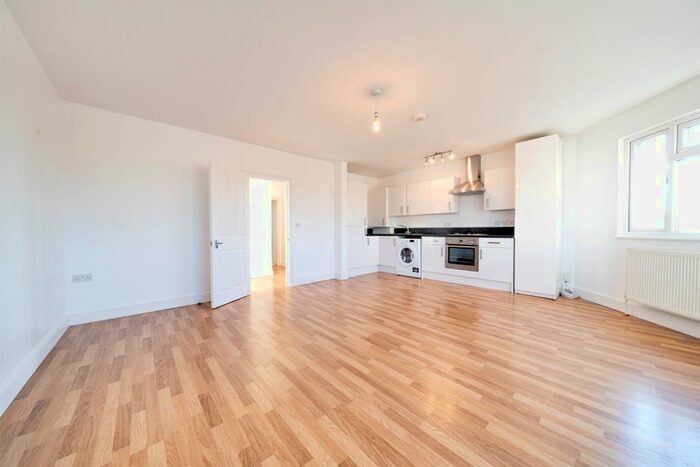 1 Bedroom Flat To Rent In Durnsford Road, London, SW19