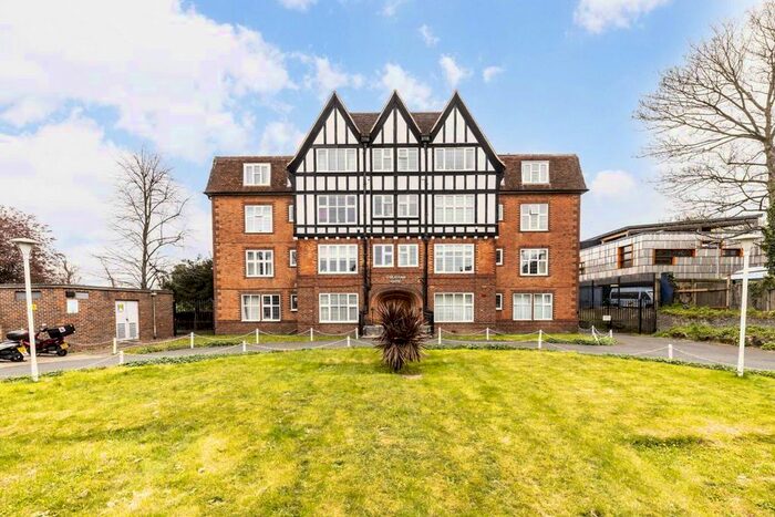 1 Bedroom Flat To Rent In Streatham Close, Leigham Court Road, London, SW16