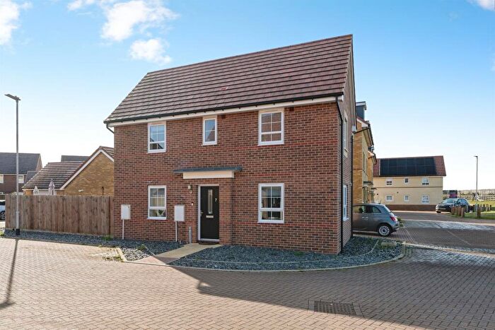 3 Bedroom Detached House For Sale In Eagle Close, Red Lodge, Bury St. Edmunds, IP28