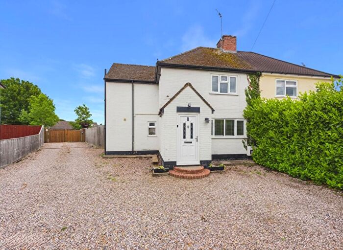 3 Bedroom Semi-Detached House For Sale In Glimbers Grove, Chinnor, Oxfordshire, OX39