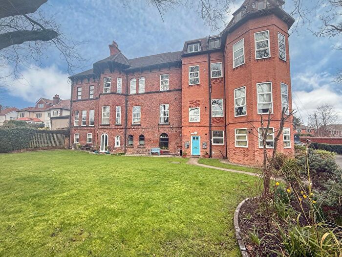 2 Bedroom Flat For Sale In Devonshire Place, Oaklands, CH43