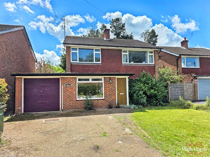 4 Bedroom Detached House For Sale In Cannon Grove, Fetcham, Leatherhead, KT22
