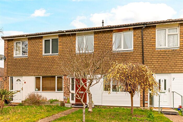3 Bedroom Detached House For Sale In Pike Street, Newbury, Berkshire, RG14