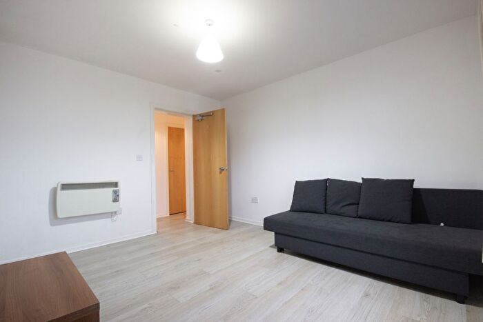 3 Bedroom Flat To Rent In Park Avenue, Gosforth, Newcastle Upon Tyne, Tyne And Wear, NE3