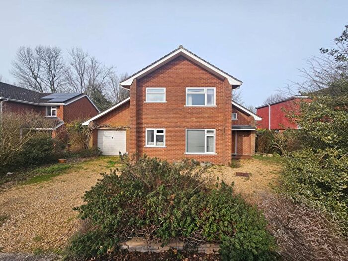 3 Bedroom Detached House For Sale In St. Lawrence Close, Stratford Sub Castle, Salisbury, Wiltshire, SP1