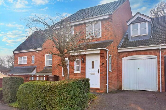4 Bedroom Link Detached House To Rent In Coopers Close, Littleworth, Wheatley, Oxfordshire, OX33