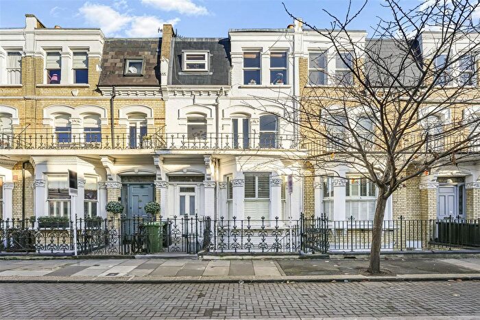 1 Bedroom Flat For Sale In Rostrevor Road, London, SW6