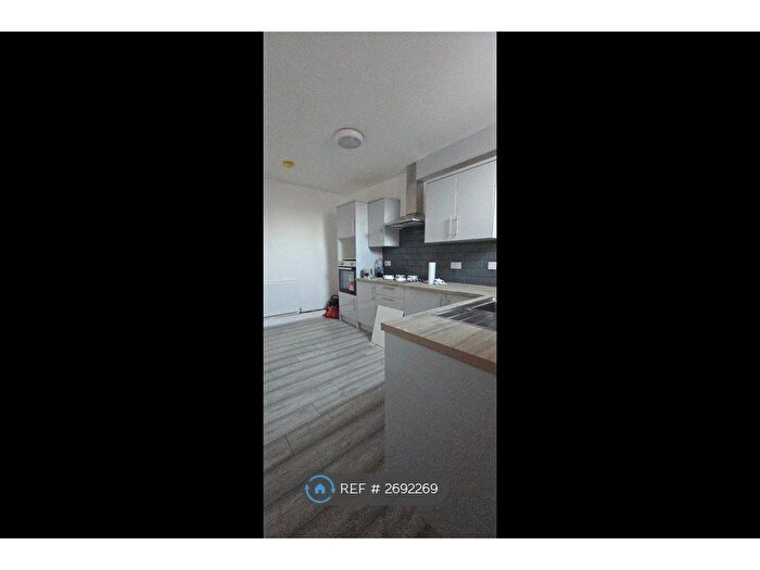 3 Bedroom Terraced House To Rent In Wilton Terrace, Nottingham, NG6