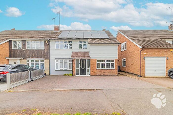 4 Bedroom House For Sale In Sparrows Herne, 'The Bird's Estate', Kingswood, SS16