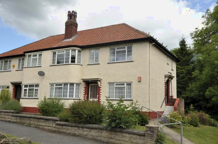 2 Bedroom Apartment To Rent In Sandringham Crescent, Moortown, Leeds, LS17