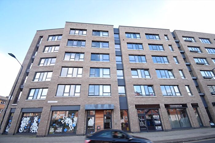 3 Bedroom Flat To Rent In Plough Way, London, SE16