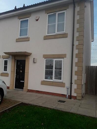 2 Bedroom Semi-Detached House To Rent In Willow Grove, Thorne, Doncaster, DN8