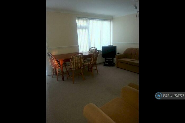 3 Bedroom Terraced House To Rent In Ely Close, Stevenage, SG1
