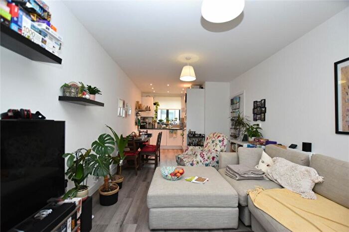 1 Bedroom Apartment To Rent In Suffolk Road, London, SE25