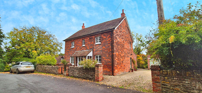 4 Bedroom Detached House For Sale In Throop Road, Templecombe, Somerset, BA8