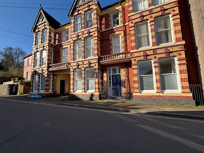 1 Bedroom Flat To Rent In Llys Morfa, George Street, Llandeilo, Carmarthenshire., SA19