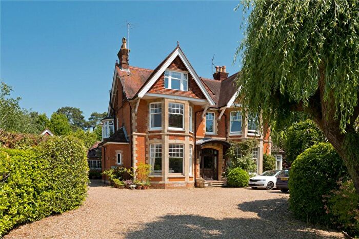 4 Bedroom Detached House To Rent In The Common, Cranleigh, Surrey, GU6
