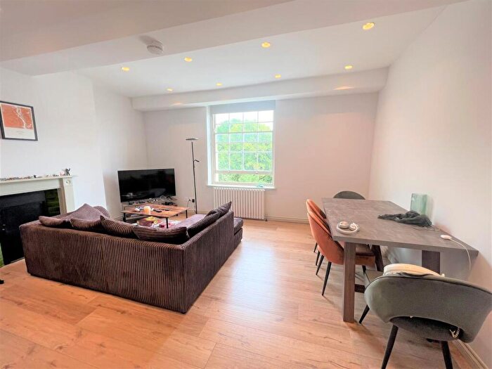 2 Bedroom Flat To Rent In The Colonnades, - North Street, Brighton, BN1