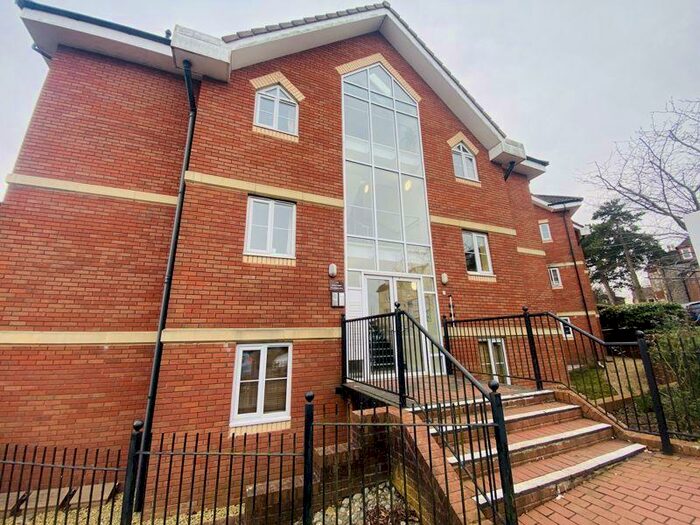 2 Bedroom Apartment To Rent In Newland Heights, Hurlingham Road, St Andrews, BS7