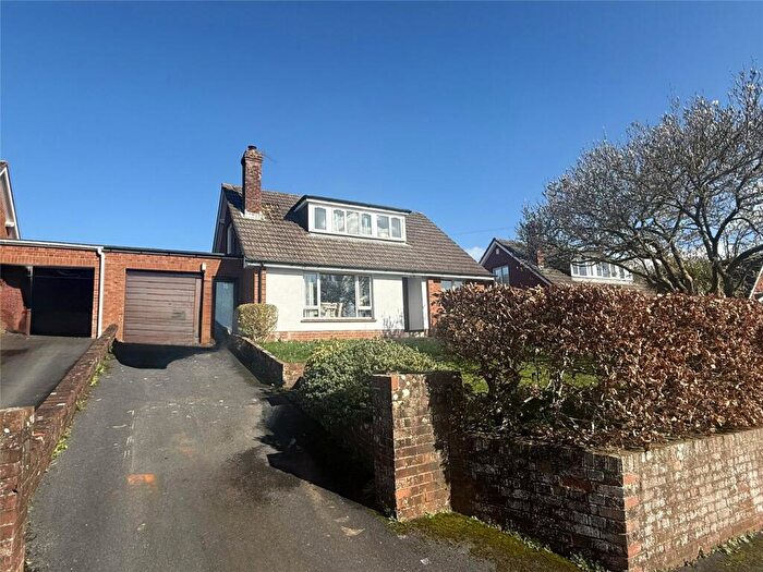 4 Bedroom Bungalow To Rent In Prince Of Wales Road, Crediton, Devon, EX17