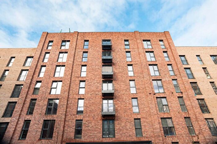 3 Bedroom Flat To Rent In Ordsall Lane, Manchester, Greater Manchester, M5