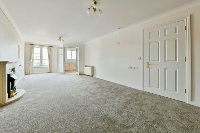 2 Bedroom Retirement Property For Sale In Paynes Park, Hitchin, SG5