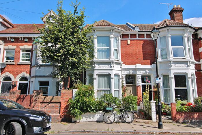 3 Bedroom End Terrace House For Sale In Havelock Road, Southsea, PO5