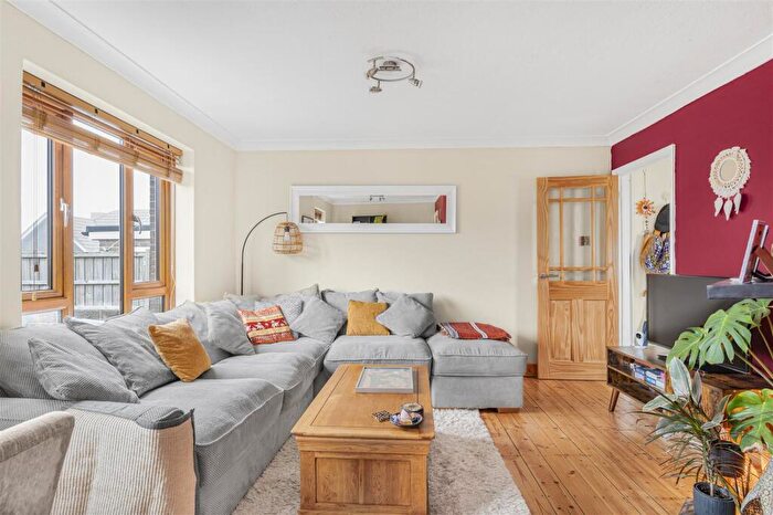 3 Bedroom House To Rent In Bexhill Road, Woodingdean, Brighton, BN2