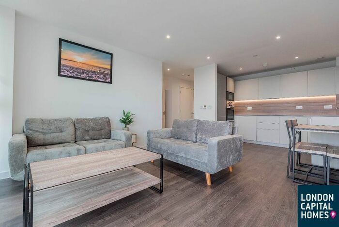 2 Bedroom Flat To Rent In Rm/Flat Skylark Point, London, N4