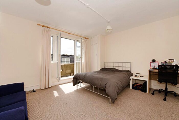 Flat To Rent In Victor Cazalet House, Gaskin Street, N1