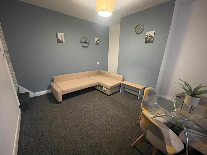 1 Bedroom Terraced House To Rent In Autumn Grove, Hyde Park, Leeds, LS6