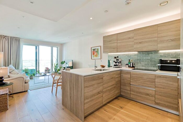 1 Bedroom Flat For Sale In Duke Of Wellington Avenue, London, SE18
