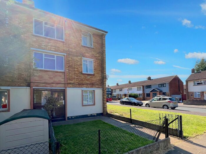 3 Bedroom Town House To Rent In Laurel Lane, West Drayton, UB7