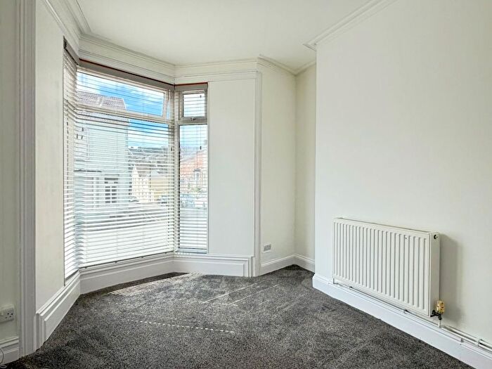 2 Bedroom End Of Terrace House To Rent In Victoria Terrace, Swansea, SA1