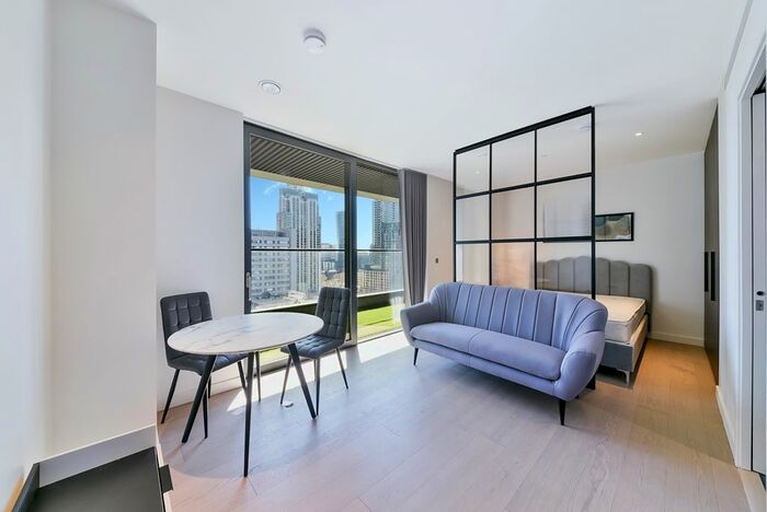 Studio To Rent In Bagshaw Building, Wardian, Wards Place, Canary Wharf, London, E14