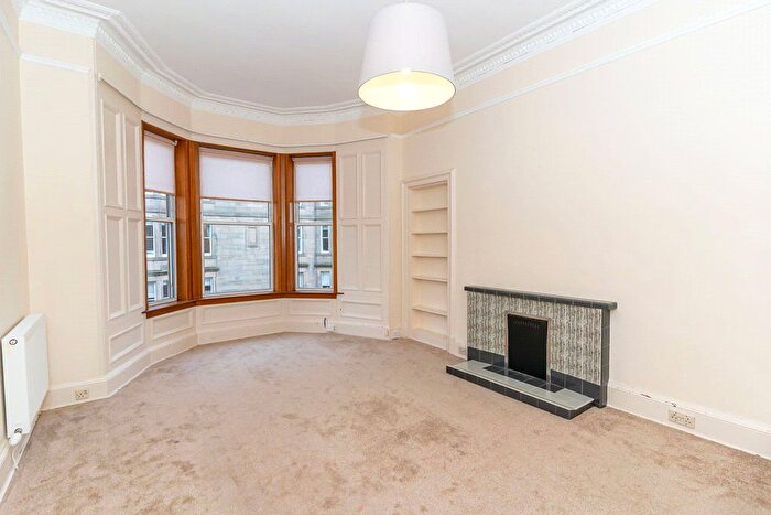 2 Bedroom Flat To Rent In Darnell Road, Edinburgh, EH5