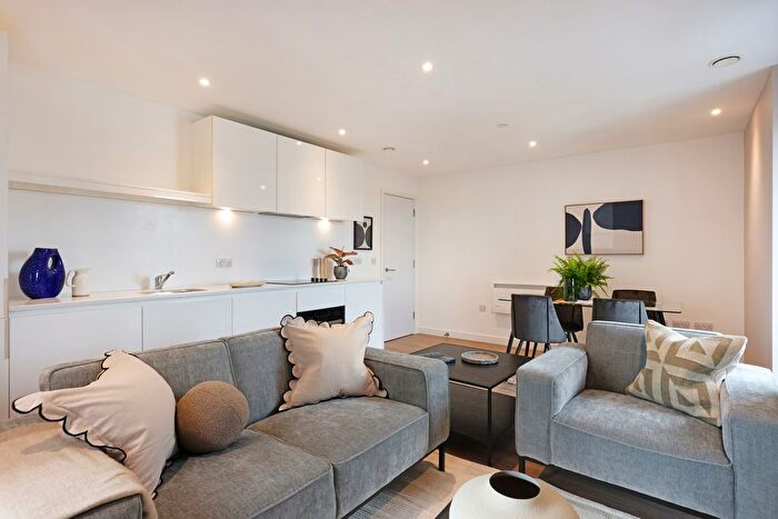 2 Bedroom Flat To Rent In The Lansdowne, Hagley Road, Birmingham, B16