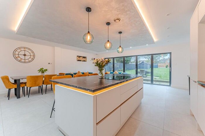 5 Bedroom Detached House For Sale In Poplars Farm Road, Barton Seagrave, NN15