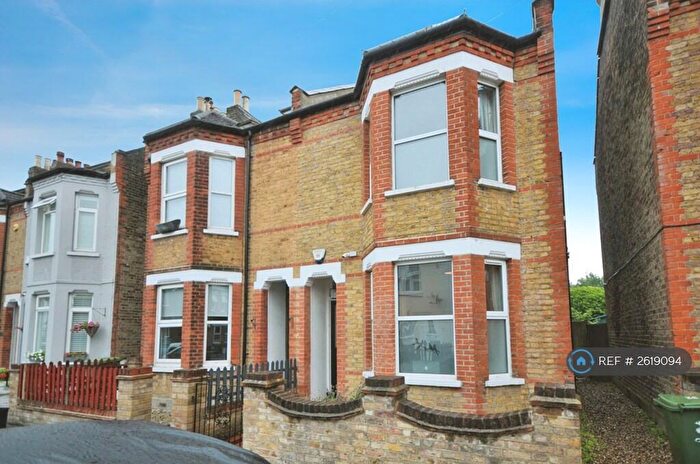 4 Bedroom Semi-Detached House To Rent In Bromley Gardens, Bromley, BR2