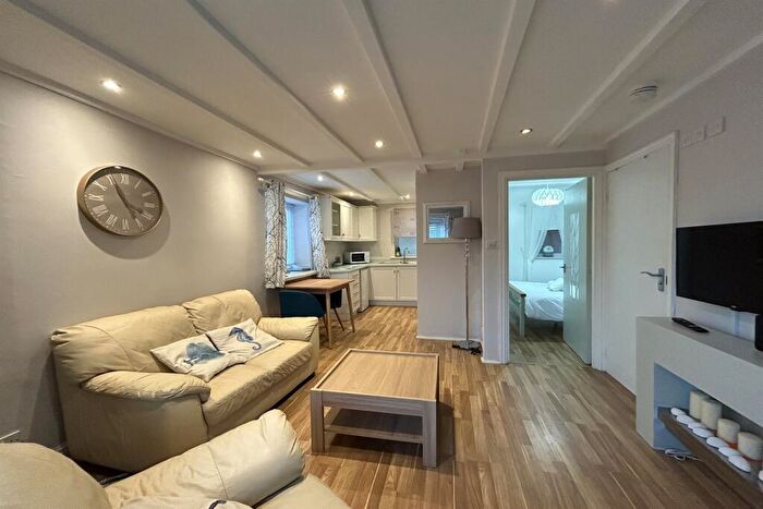 1 Bedroom Flat To Rent In West Bay, DT6