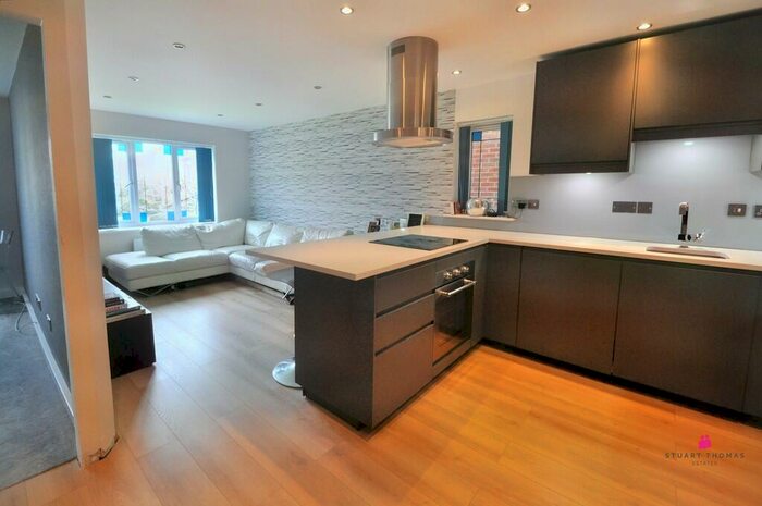 1 Bedroom Apartment To Rent In Flat Kings Lodge, SS7