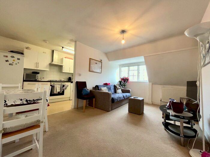 4 Bedroom Flat To Rent In Havers Lane, Bishop's Stortford, CM23