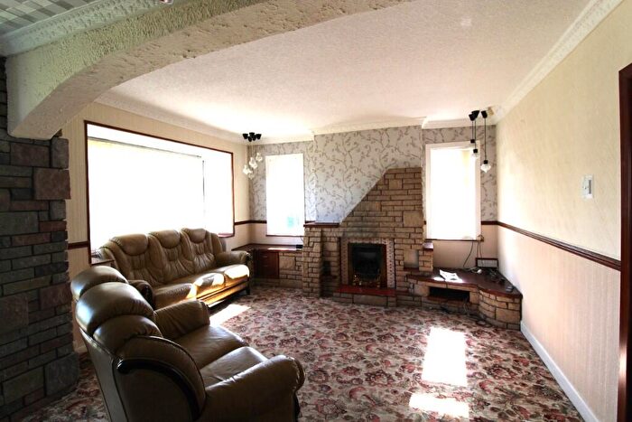 2 Bedroom Semi-Detached Bungalow For Sale In Glamis Road, Leyland, Lancashire, PR25